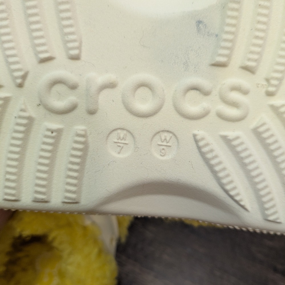 Crocs The Thing Fuzzy Clogs Sunflower Yellow M7 W9 211327 Sherpa Winter Dopamine - Picture 10 of 10